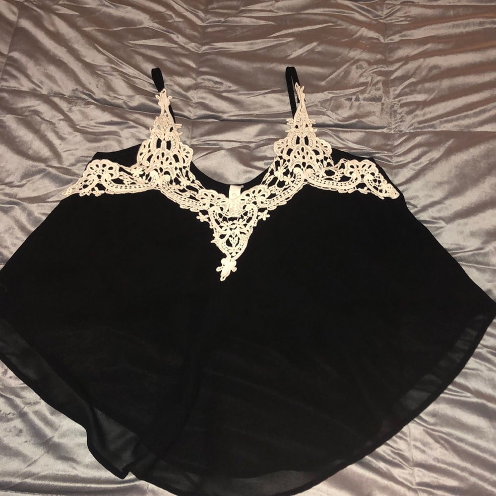 Lace black light spaghetti strap cami